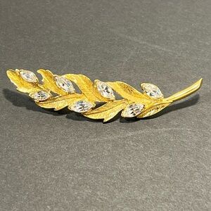 Trifari Leaf Brooch | Clear Marquise Rhinestones | Gold Tone | Signed. WA275